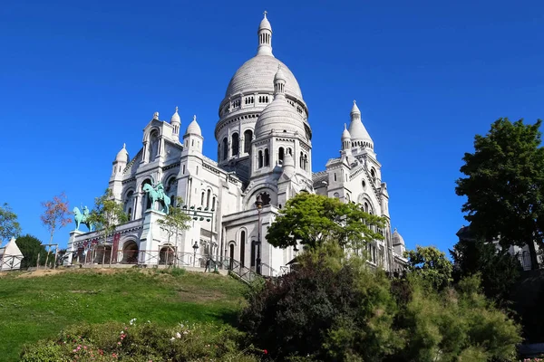 Bazylika sacre-coeur w dzielnicy montmartre, Paryż. — Zdjęcie stockowe