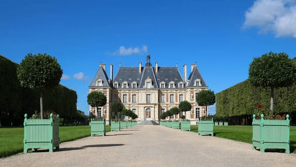 Chateau de Sceaux - grande casa de campo em Sceaux, Hauts-de-Seine, não muito longe de Paris, França . — Fotografia de Stock