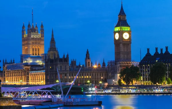Big Ben y la Cámara del Parlamento en la noche, Londres . — Foto de Stock
