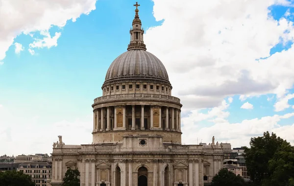 The famous St Paul's cathedral , London, United Kingdom. — Stock Photo, Image