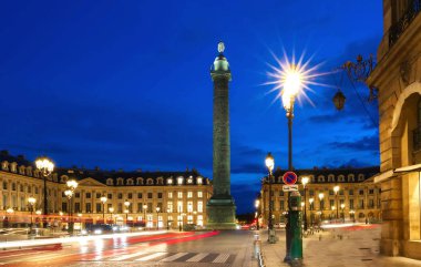 Vendome sütun, Place Vendome, gece, Paris, Fransa.