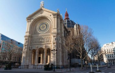 Boulevard Malesherbes Paris'te bulunan bir Katolik Kilisesi St Augustine Kilisesi olduğunu.