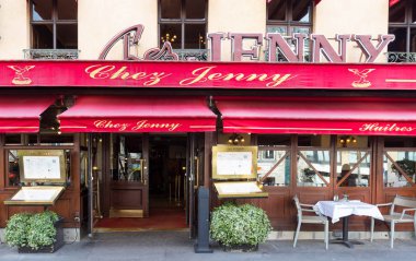Chez Jenny Republique üzerinde bulunan efsanevi ve ünlü Alsas brasserie Paris, Fransa'da kare.