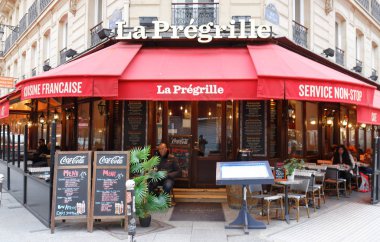 Geleneksel Fransız restoranı La Pregrille Latin qurter, Paris, Fransa 'da yer almaktadır..