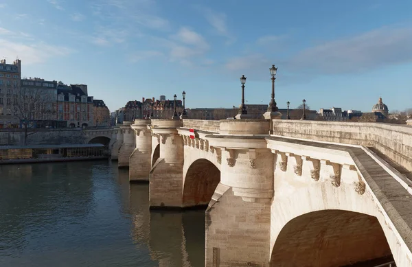 Pont Neuf Yeni Köprü ve Seine Nehri, Paris, Fransa. — Stok fotoğraf