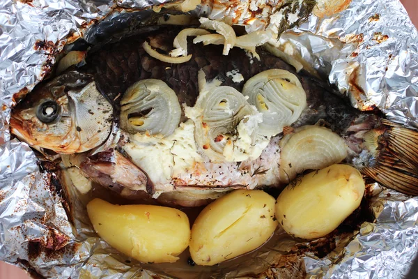 Kavrulmuş balık Crusian sazan