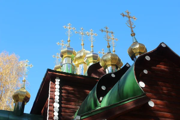 Ormanda kilise kubbeleri