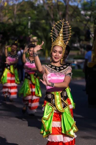 Danseuse Folklorique Thaïlandaise — Photo