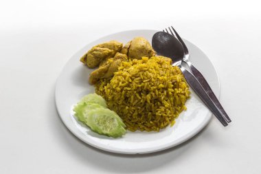 Hindistan cevizi (Koa Mook Gai ile tavuk pilav köri)