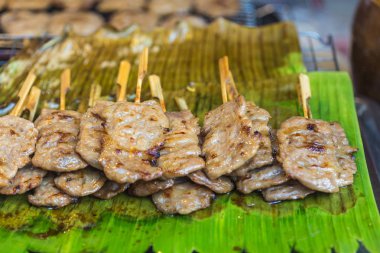 Moo-Ping. Tay tarzı Barbekü domuz eti ızgara