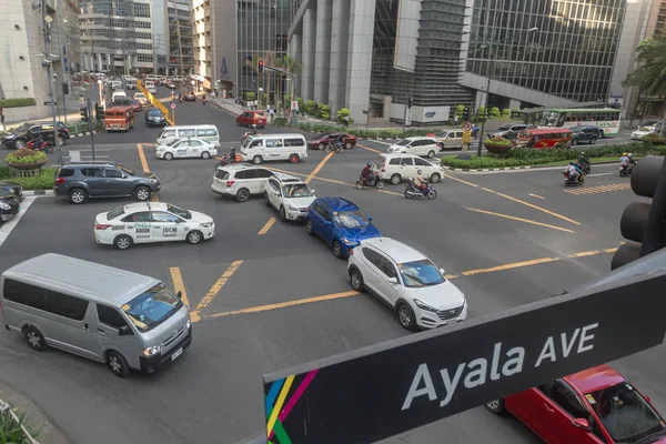 Manilla Filipijnen Januari 2020 Verkeer Auto Kruispunt Makati Ayala Avenue — Stockfoto