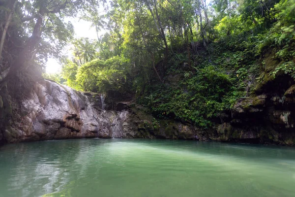 Ukryty Dżungli Wodospady Ingkumhan Popularna Atrakcja Turystyczna Dimiao Bohol Filipiny — Zdjęcie stockowe