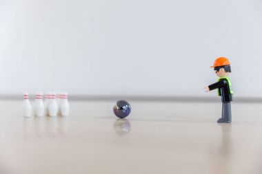 Parmak çocuk oyuncakları ile Bovling