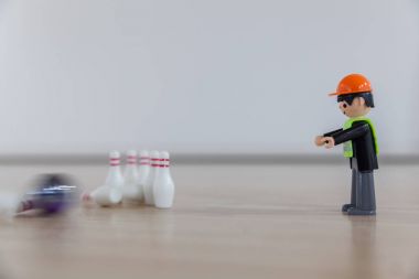 Parmak çocuk oyuncakları ile Bovling