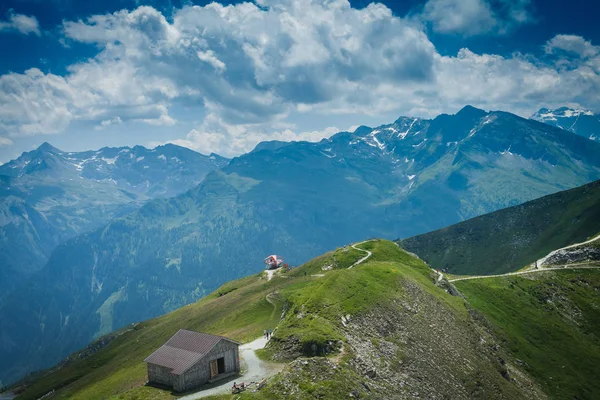 Bergbanan i de österrikiska Alperna på sommaren — Stockfoto