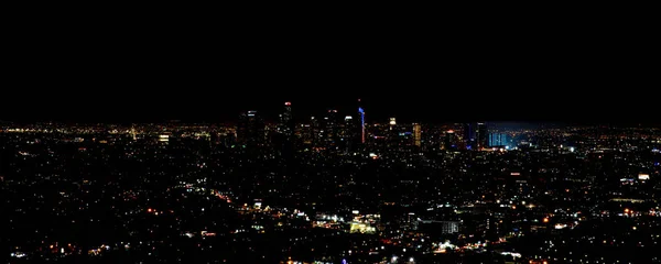 Панорамный вид с вершины Лос-Анджелеса ночью — стоковое фото