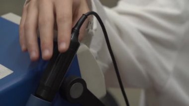 Otomotiv endüstrisinin plastik kalıpları için ince metal kalıplar.