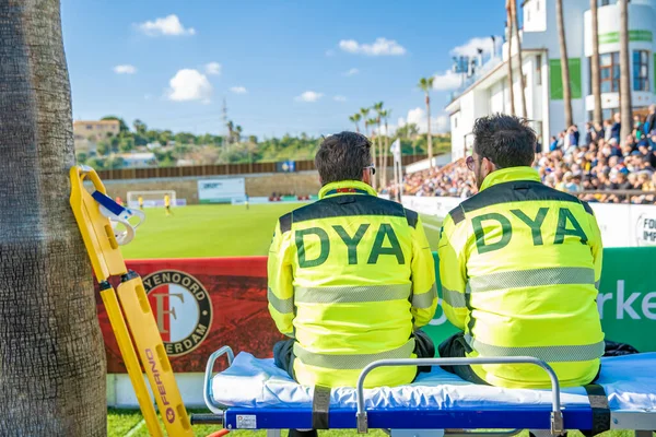 Marbella - 11. ledna 2020: zdraví na fotbalovém zápase — Stock fotografie