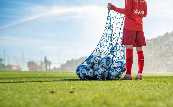 Marbella - 13 de janeiro de 2020: bola oficial de futebol derbystar bundesliga — Fotografia de Stock