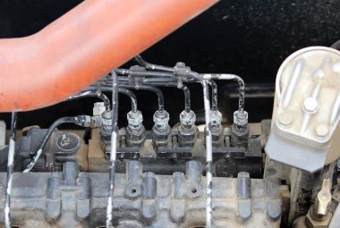 Buldozerin hidrolik sisteminin iç yapısı..