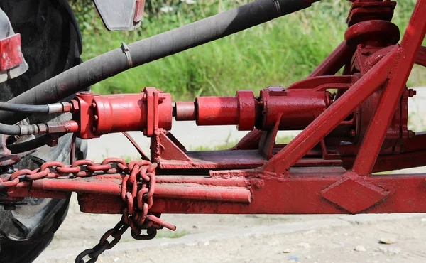 Hydraulic drive of the system to the tractor for irrigation water streets in the Gatchina Leningrad region — Stock Photo, Image