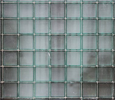 Kalın duvarlı toplu hücrelerinin yapılan cam duvar