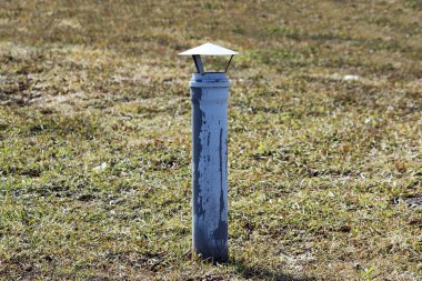 Benzin istasyonunda hat nefes metal.