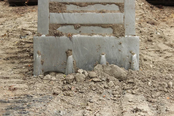 Tatil Gününde Otoparkta Çalışan Eski Bir Kazıcı Kovası — Stok fotoğraf