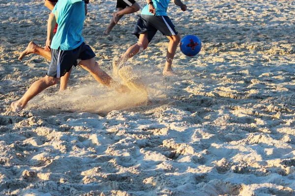Young Men Play Soccer Summer Sand Platform — Stock Photo, Image