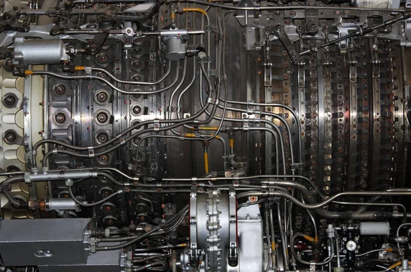 uçak motoru, Ordusu Havacılık, askeri uçak ve Havacılık ve uzay sanayi iç yapısı