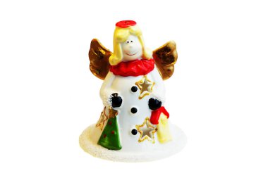 Beyaz arka planda izole edilmiş bir melek şeklinde seramik şamdan.