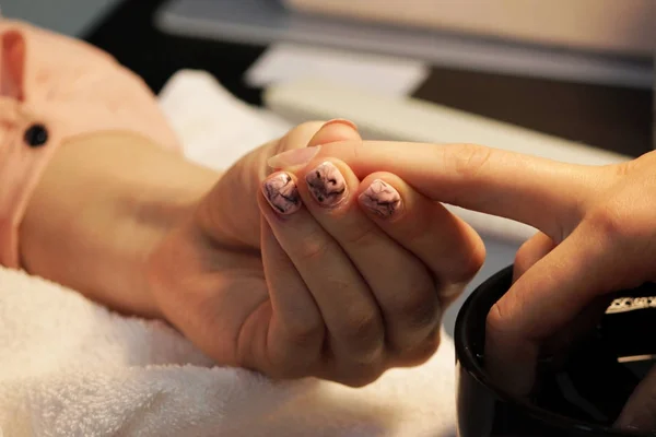Student Training Courses Assesses Hand Lady Client Preparing Manicure — Stock Photo, Image