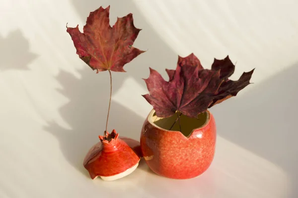 Roter Keramikgranatapfel Vase Schatulle Dekor Kunstobjekt Für Den Innenraum Granatapfel — Stockfoto