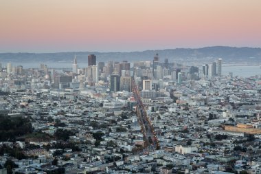 İkiz Tepeler, Dusk şehir San Francisco