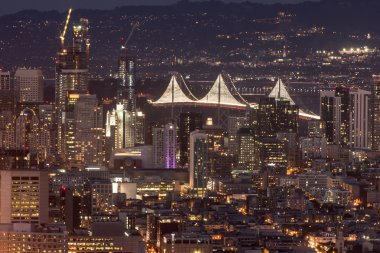 İkiz Tepeler San Francisco şehir ışıkları