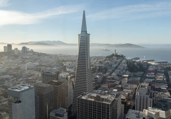 San Francisco şehir merkezine ve San Francisco Bay havadan görünümü. — Stok fotoğraf