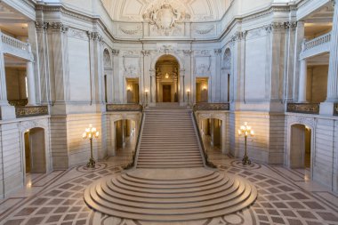 San Francisco, California, ABD - 1 Haziran 2017: San Francisco City Hall.