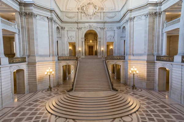 San Francisco, Californië, Verenigde Staten - 1 juni 2017: San Francisco City Hall. — Stockfoto