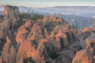 Yüksek tepeler altın saat.