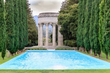 Pulgas Water Temple clipart