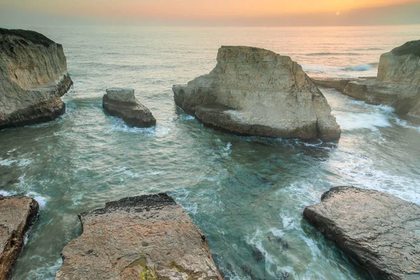 Sunset over Shark Fin Cove (Shark Tooth Beach). — Stock Photo, Image