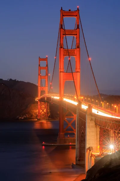 Golden Gate Bridge in una serata limpida, come si vede dal Presidio . — Foto Stock