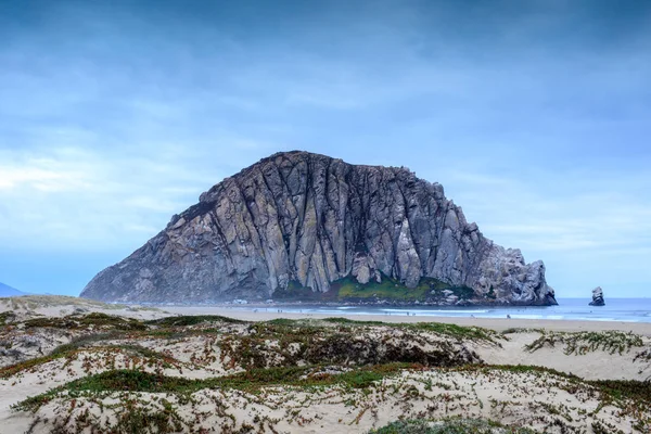 Morro Rock Com Sandy Dunes Morro Creek Beach Morro Bay — Fotografia de Stock