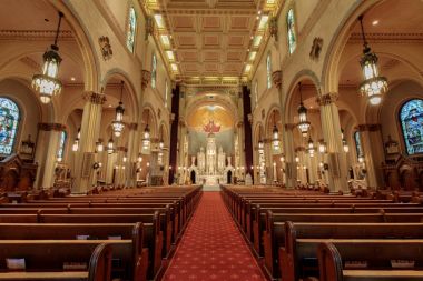 San Francisco, California - 10 Aralık 2017: İç Aziz Peter ve Paul Kilisesi. İç Aziz Peter ve Paul Kilisesi San Francisco.