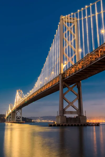 Sob Reflexões Luz Ponte Baía Embarcadero San Francisco Califórnia Eua — Fotografia de Stock
