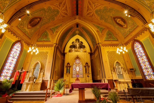 Santa Cruz California Mars 2018 Altar Holy Cross Catholic Church – stockfoto