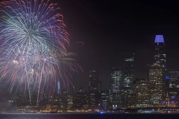 Paseo Marítimo San Francisco Con Fuegos Artificiales Fin Año 2020 —  Fotos de Stock