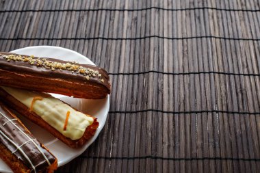 Lezzetli eklerleri ahşap tablo .