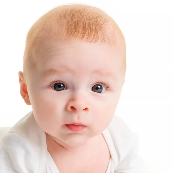 Закрытие Маленького Месячного Ребенка Белом Изоляторе Взгляд Камеру Глаза Ребенка — стоковое фото