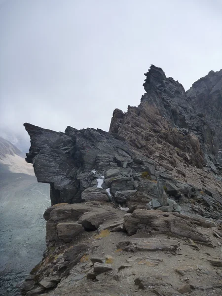 Via rocciosa verso la montagna grossglockner — Foto Stock